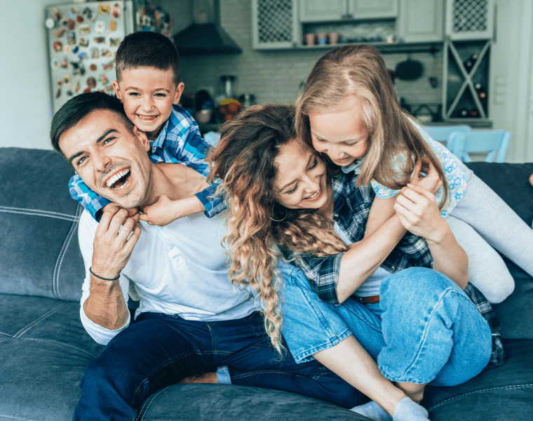 familia con seguro medico privado